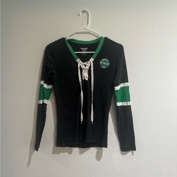Reebok Tops - Reebok North Dakota Hockey UND Black and Green Long Sleeve Top